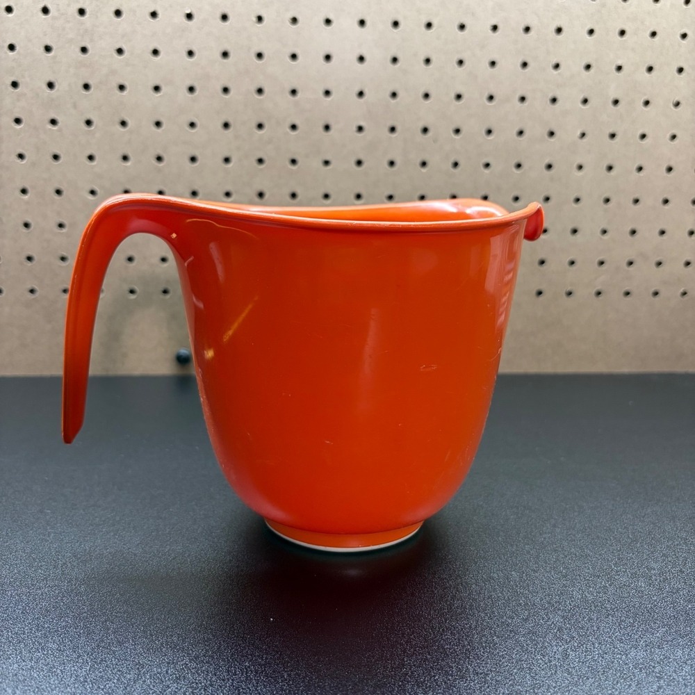 Vintage Rubbermaid Orange 6 Cup Measuring Cup Plastic 2661 4 ABCD